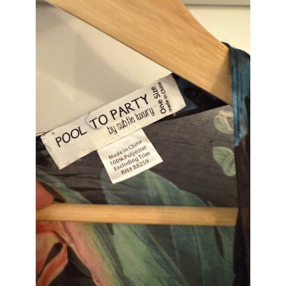 SUBTLE LUXURY | Pool to Party Hibiscus Garden Floral Kimono Wrap Beachy One Size - Picture 4 of 4